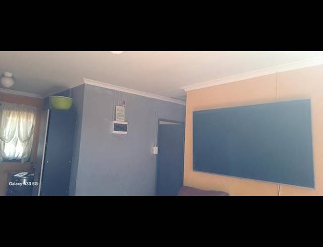 2 BEDROOM HOUSE FOR SALE IN PALM RIDGE EXT 2